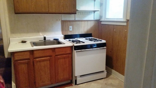 Building Photo - Charming Apartment in Westland
