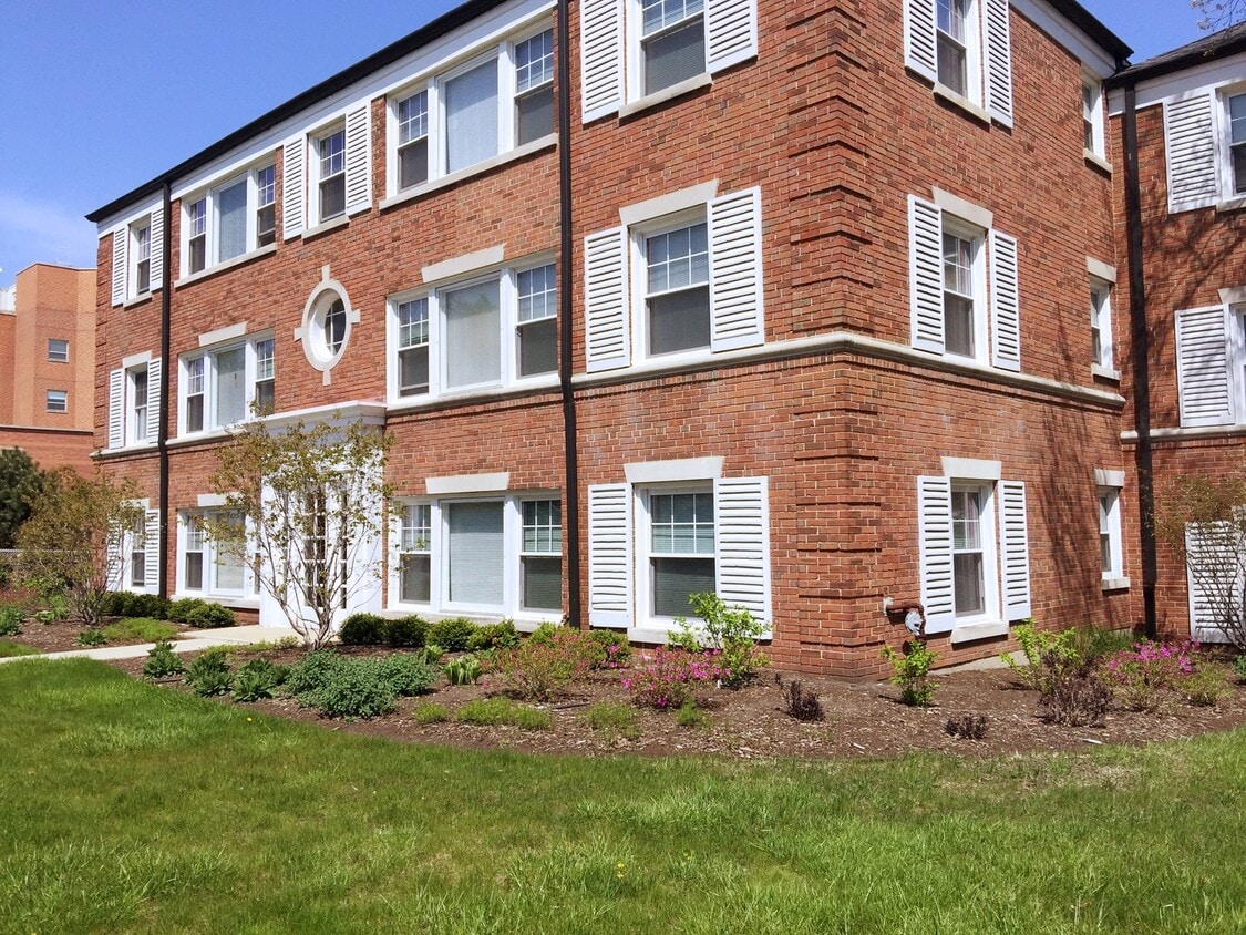 Primary Photo - 303 Ridge Ave