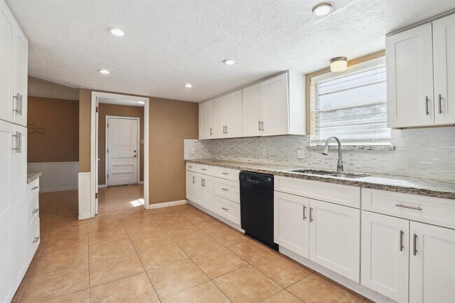 Foto del edificio - 1003 Suwanee Ln