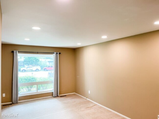 Building Photo - 4 br, 3 bath House - 10957 Suanis Ct