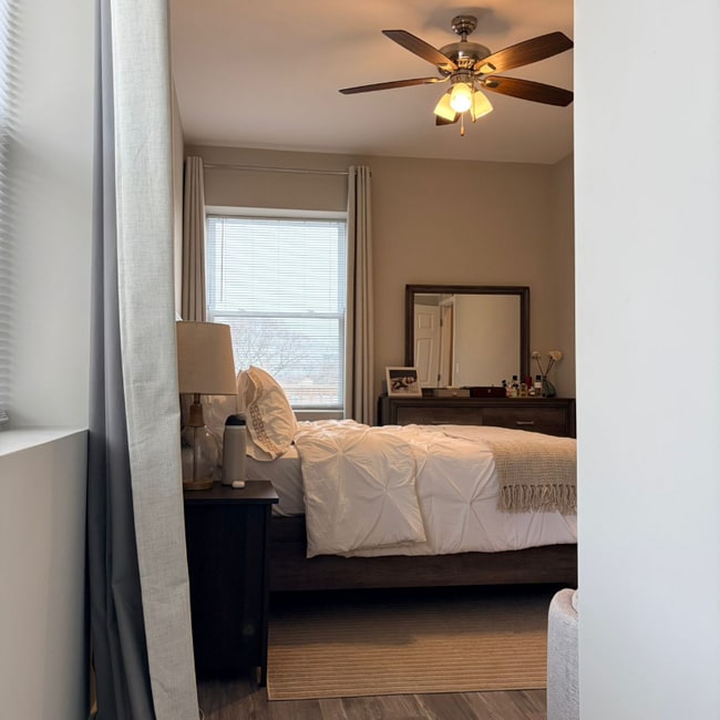 Building Photo - 4753 S St Lawrence Ave