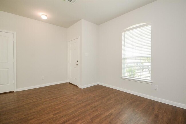 Building Photo - 4325 McGregor Bluff Ln