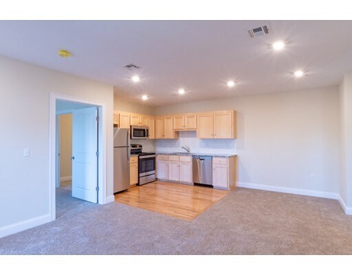 Building Photo - 80 N Meadows Rd