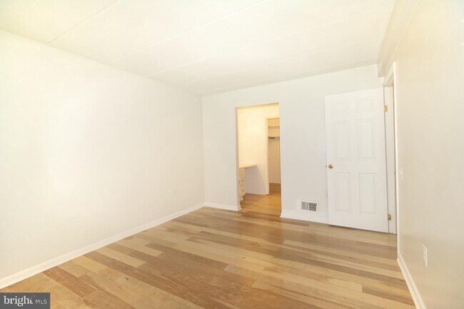 Foto del edificio - 1647 Kenwood Ave
