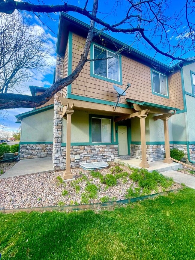 Foto del edificio - Spacious 3 Bed, 2.5 Bath Townhome in Rigden Farm! Unit E!
