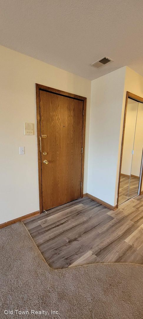 Building Photo - 2 br, 2 bath House - 2568 Eagle Circle #4