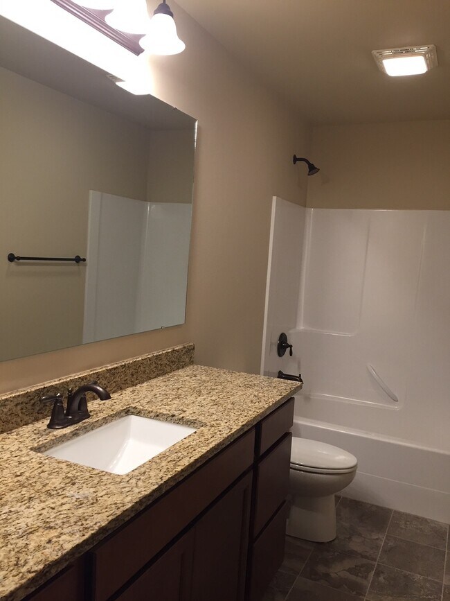 Foto del edificio - 3 Bedroom 2 Bathroom Home