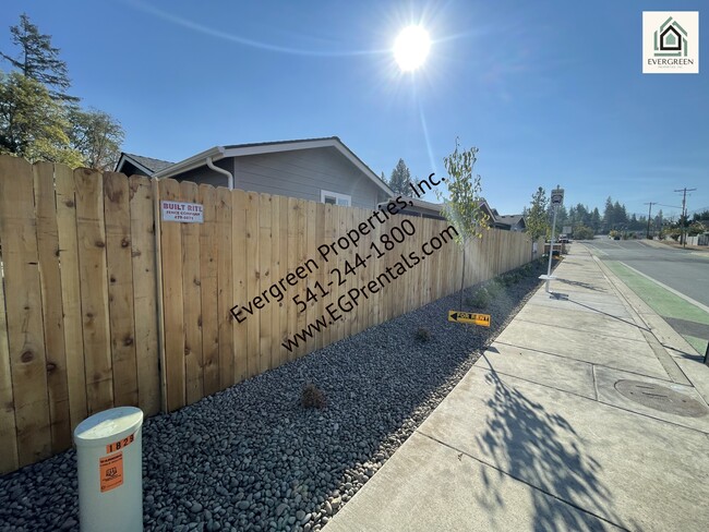 Foto del edificio - 1841 Hubbard Ln