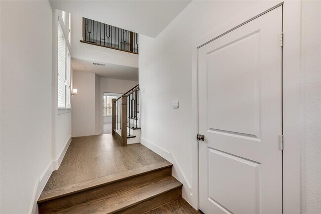 Foto del edificio - 2213 Southwick Dr