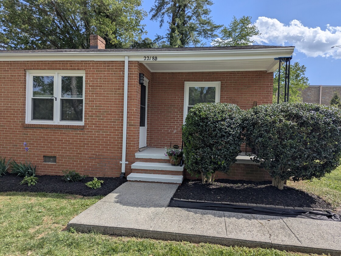 Primary Photo - 2218 Wayne Ave