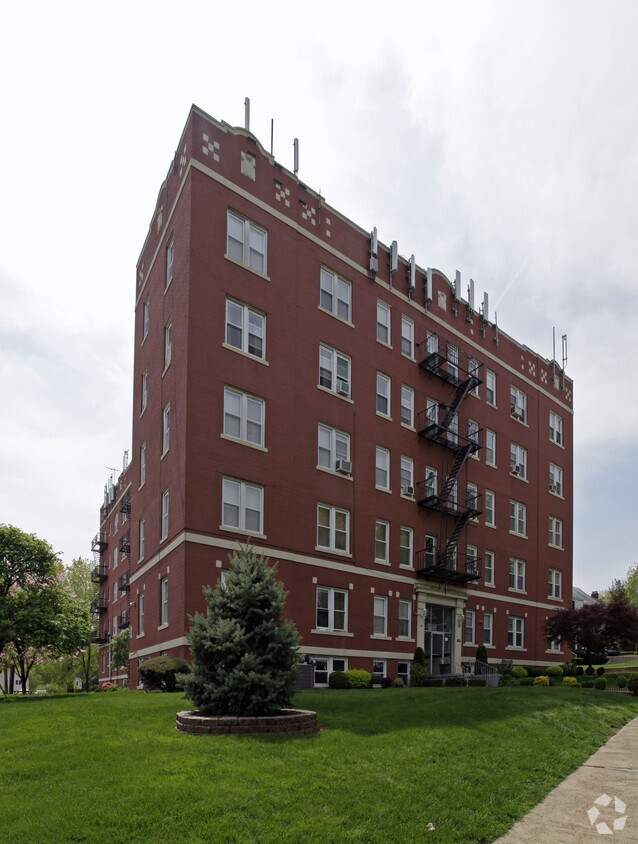 293 Chestnut St, Nutley, NJ 07110 Apartments in Nutley, NJ