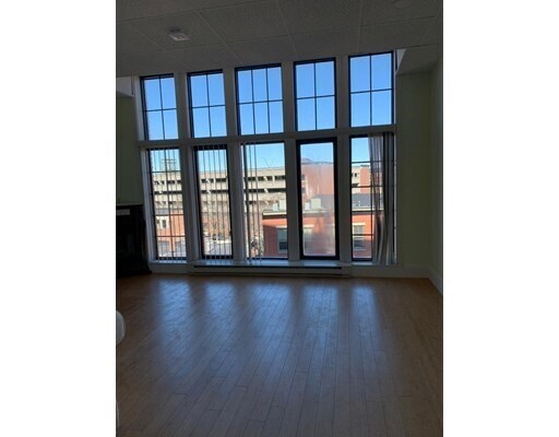 Building Photo - 16 Merrimack St