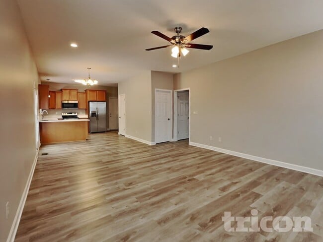 Building Photo - 253 Water Mill Rd