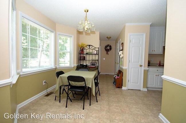 Building Photo - 3 br, 2 bath House - 103 Oak Tree Drive