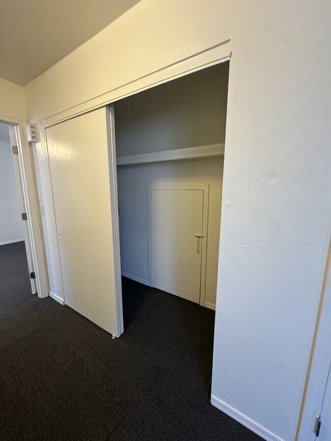 Building Photo - 2996 N Truwood Dr