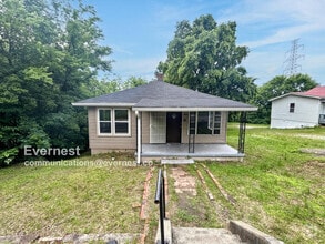 Building Photo - 3117 44th Terrace N