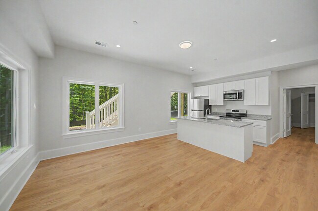 Building Photo - 10205 Sorrel Ave