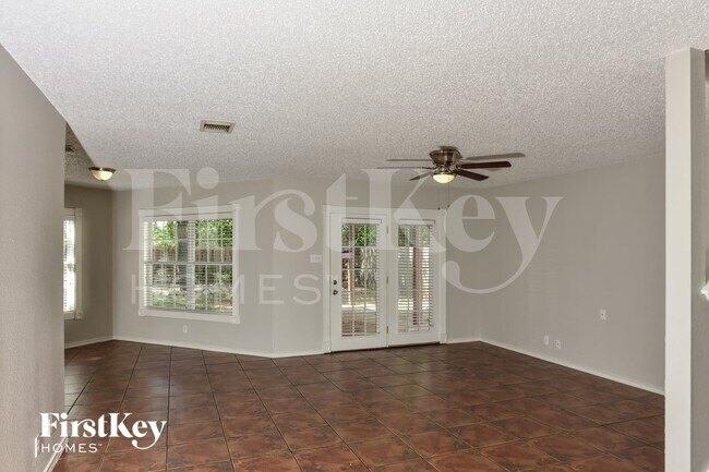 Foto del edificio - 13391 Greenstone
