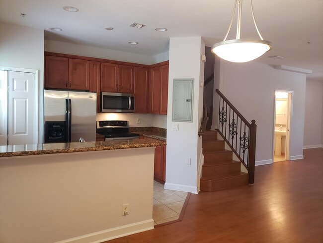 Building Photo - 325 Bayfront Dr