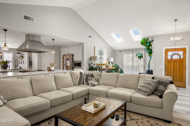 Building Photo - 6544 Brisa Del Mar Dr