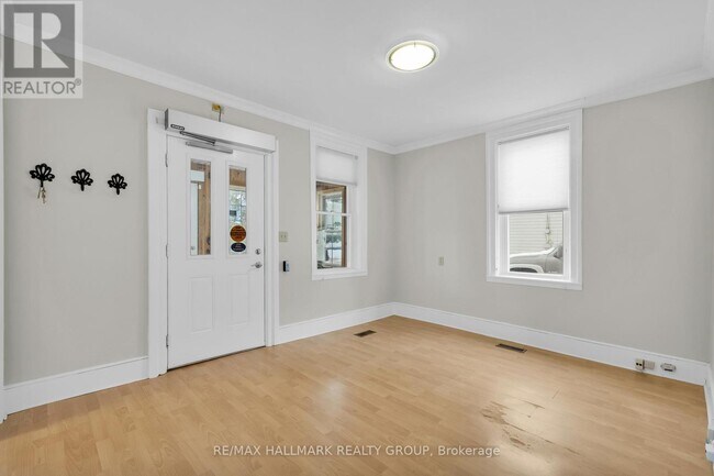 Photo du bâtiment - 10 Wellington St E