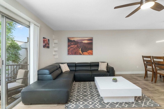 Foto del edificio - 740 W Elm St