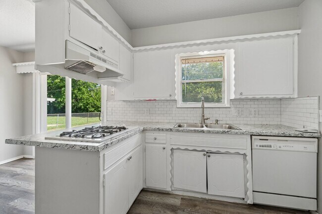 Foto del edificio - 2 bed, 1 bath home in Moore, OK