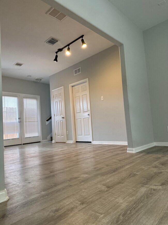 Foto del edificio - 3204 Cline St