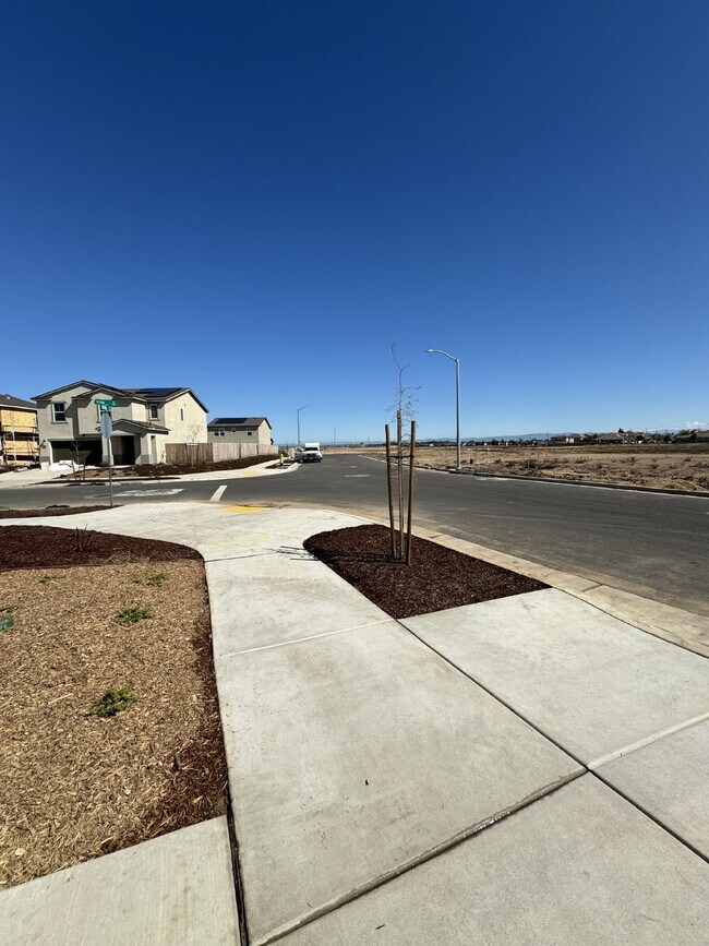 Foto del edificio - Highly Sought After..  Move In Ready!