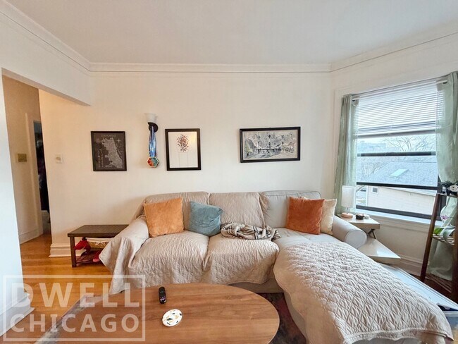 Foto del edificio - 1913 W Larchmont Ave