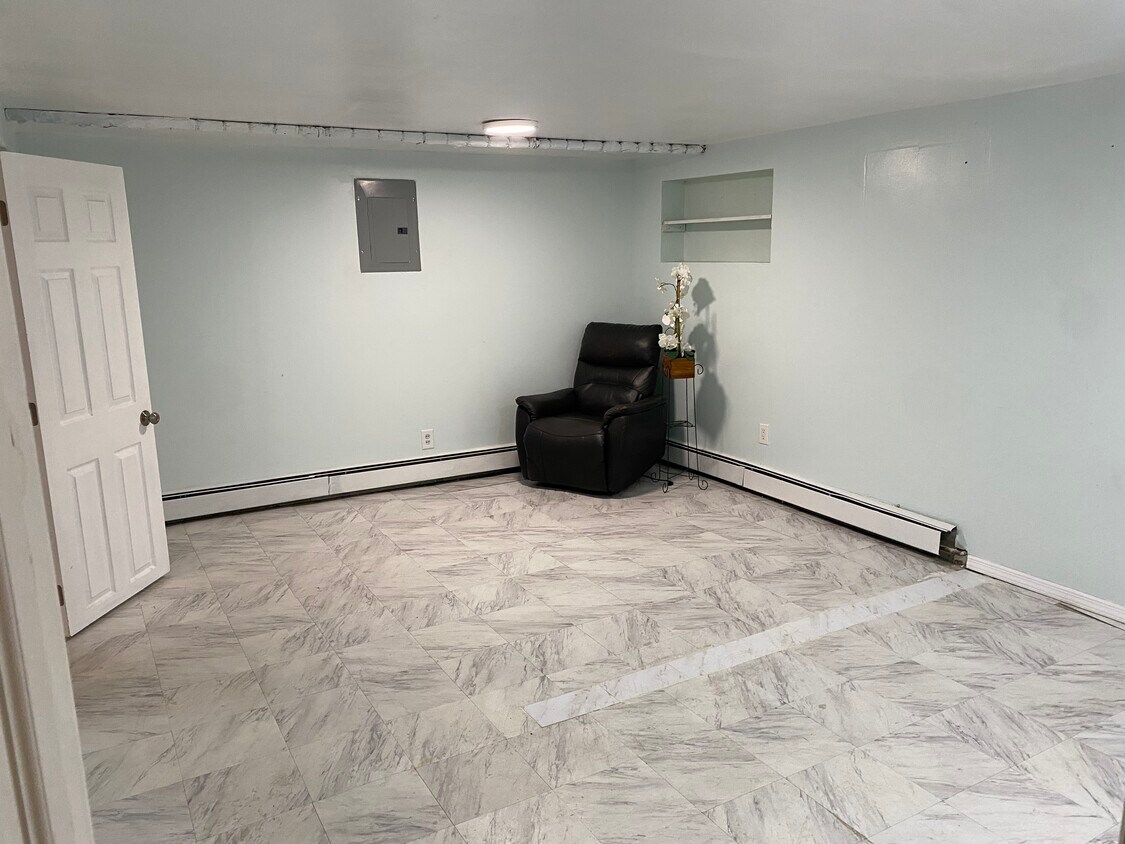 52 Prairie Dr, North Babylon, NY 11703 House Rental in North Babylon