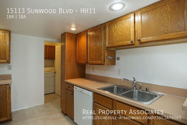 Foto del edificio - 15113 Sunwood Blvd