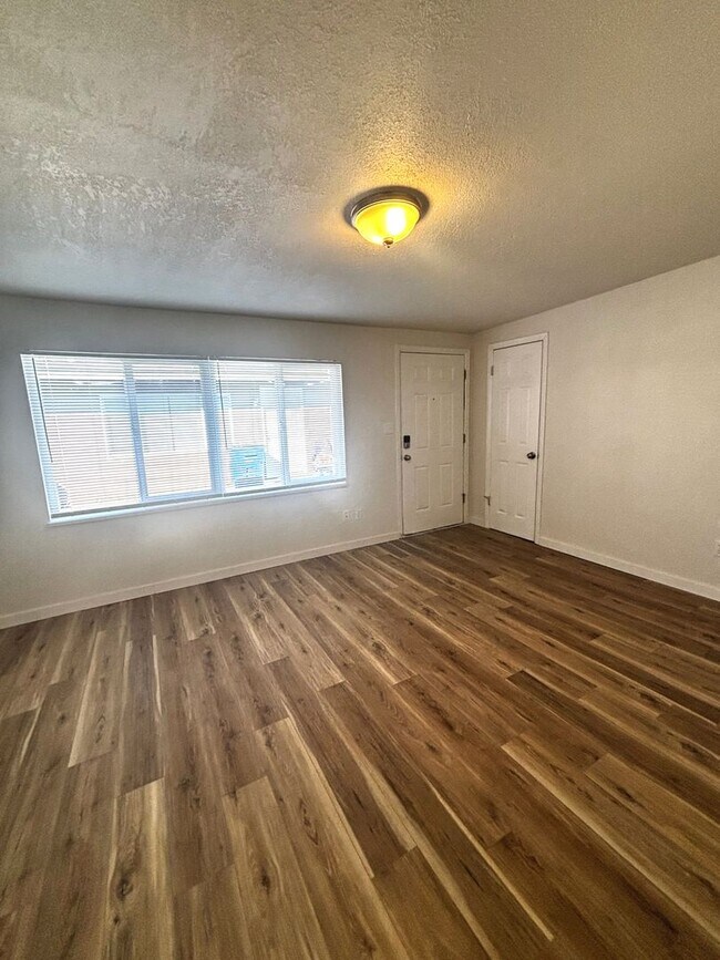 Foto del edificio - 21 University Dr