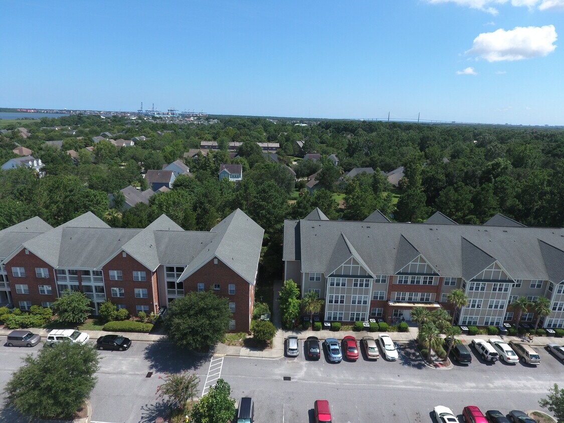 Foto del edificio - Seven Farms Village
