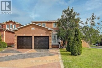 Building Photo - 57 Yorkland St