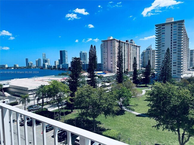 Foto del edificio - 290 174th St