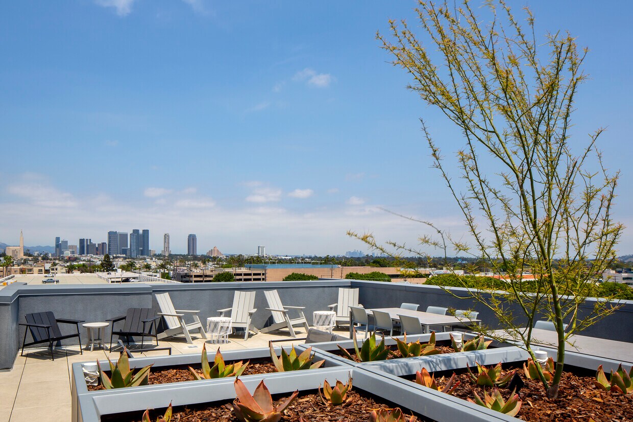 Beloit West CoLiving Apartments in Los Angeles, CA