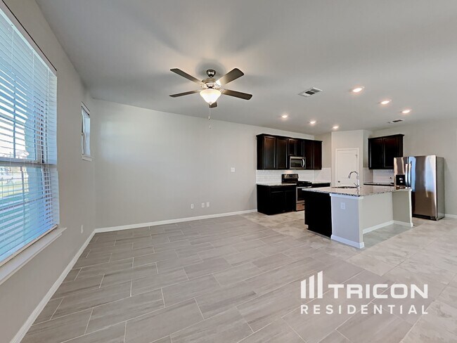 Foto del edificio - 5911 Pleasanton Pkwy