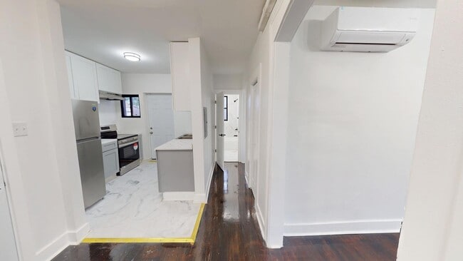 Foto del edificio - 2401 E 75th St