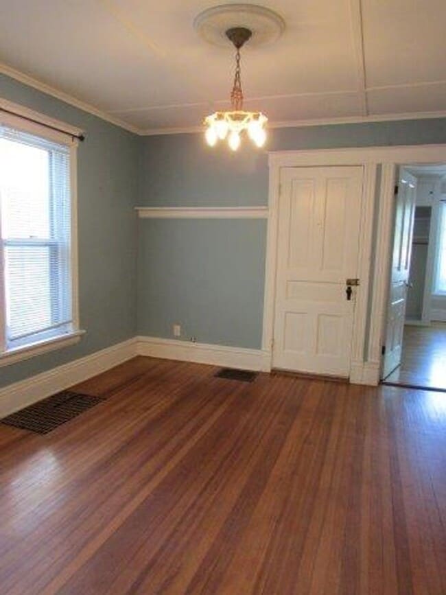 Building Photo - 1129 Williamson St