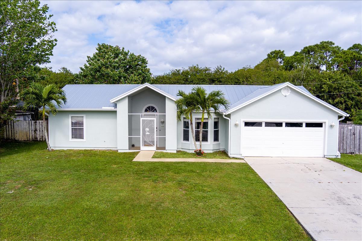 Foto principal - 2230 SE Dill Ln