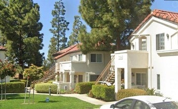 Building Photo - 746 Eastshore Terrace