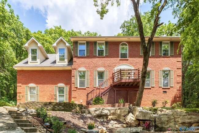 Building Photo - 15033 Greentree Trail SE