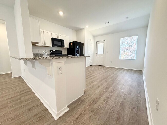 Foto del edificio - ***3705 N. Carmine Drive***