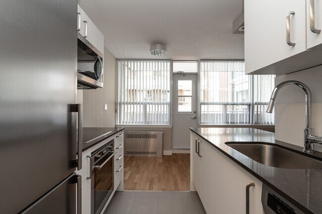 Building Photo - 95 Jameson Ave