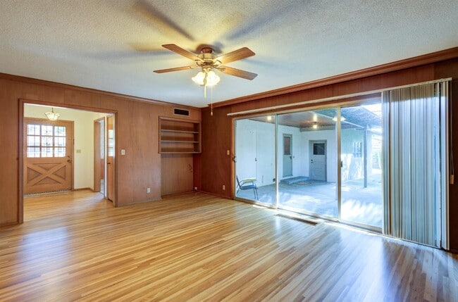 Building Photo - 123 W McKinley Ave