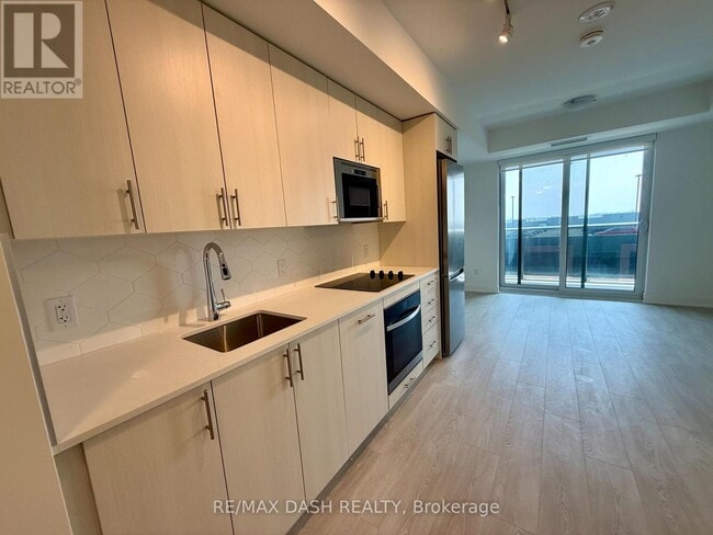 Photo du bâtiment - 2545-2545 Simcoe St N