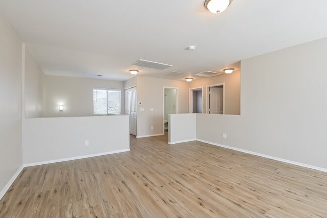 Building Photo - 6916 S Cottontail Run Ave