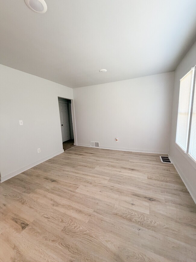 Foto del edificio - 13395 Maiden St