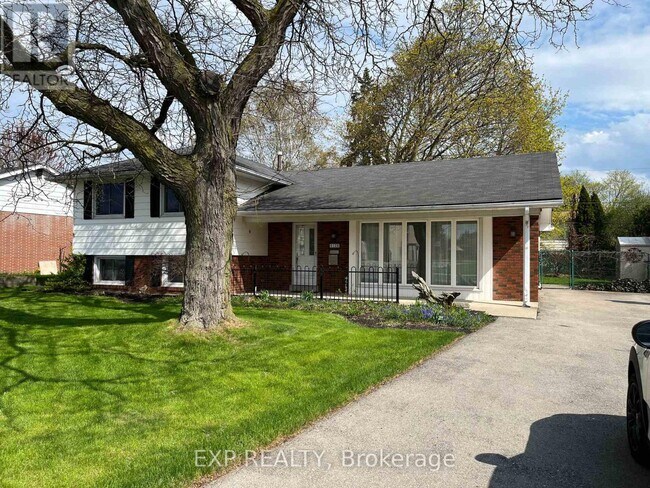Photo du bâtiment - 5106 Meadowhill Rd